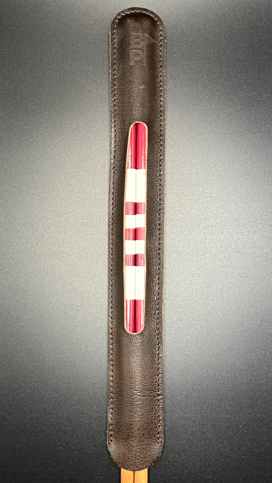 bespokepars-leder-cover-staebe